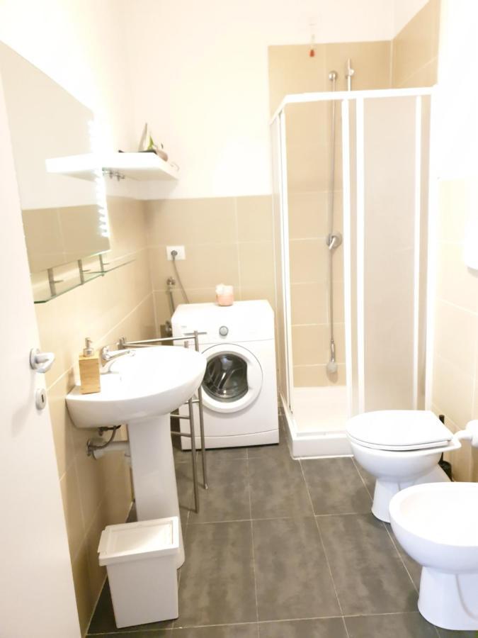 Aurora Apartment Milan Bagian luar foto