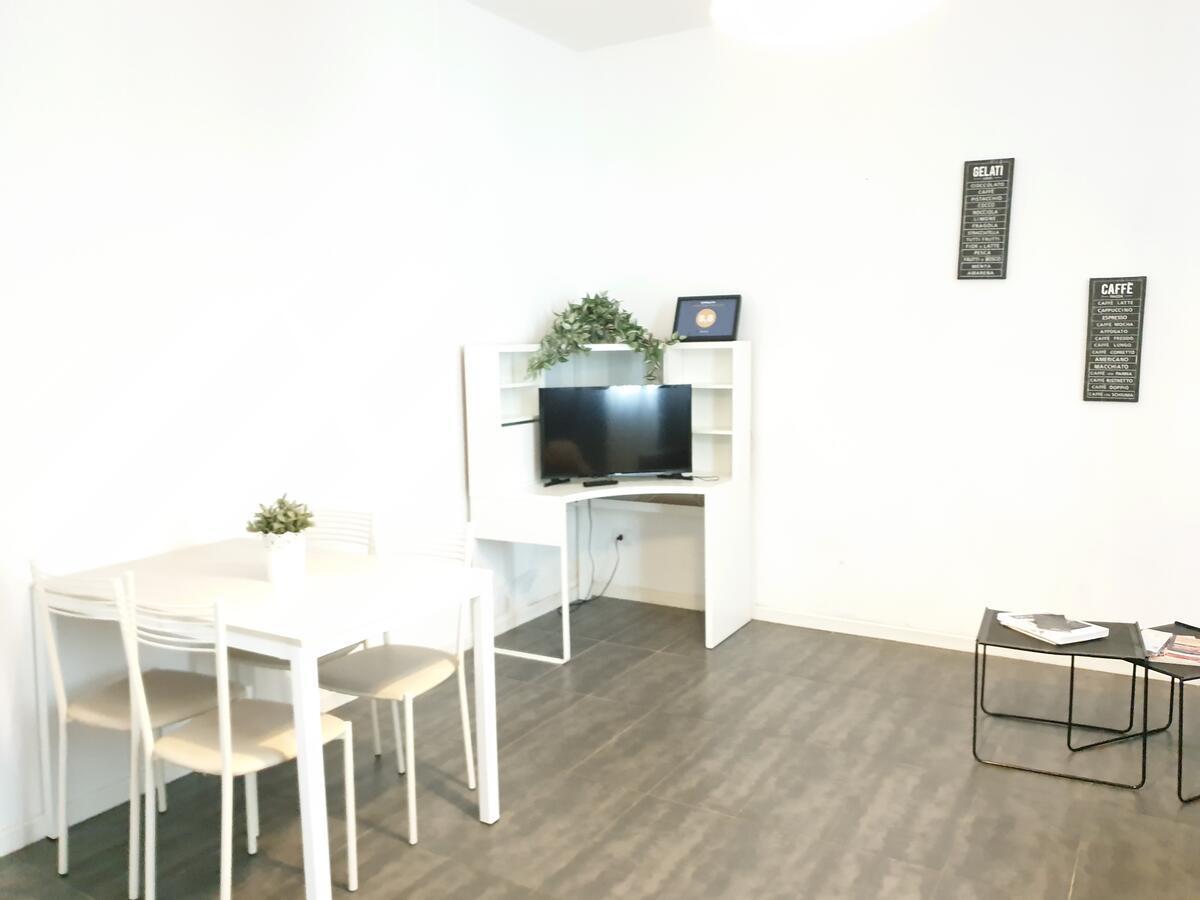 Aurora Apartment Milan Bagian luar foto