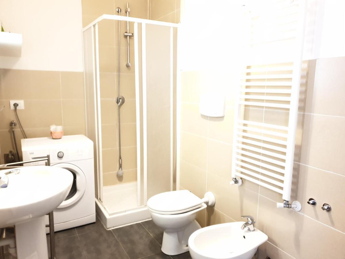 Aurora Apartment Milan Bagian luar foto