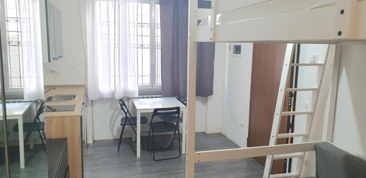 Aurora Apartment Milan Bagian luar foto