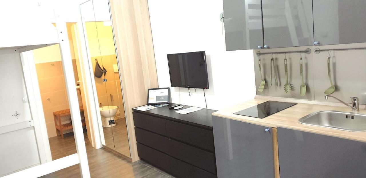 Aurora Apartment Milan Bagian luar foto