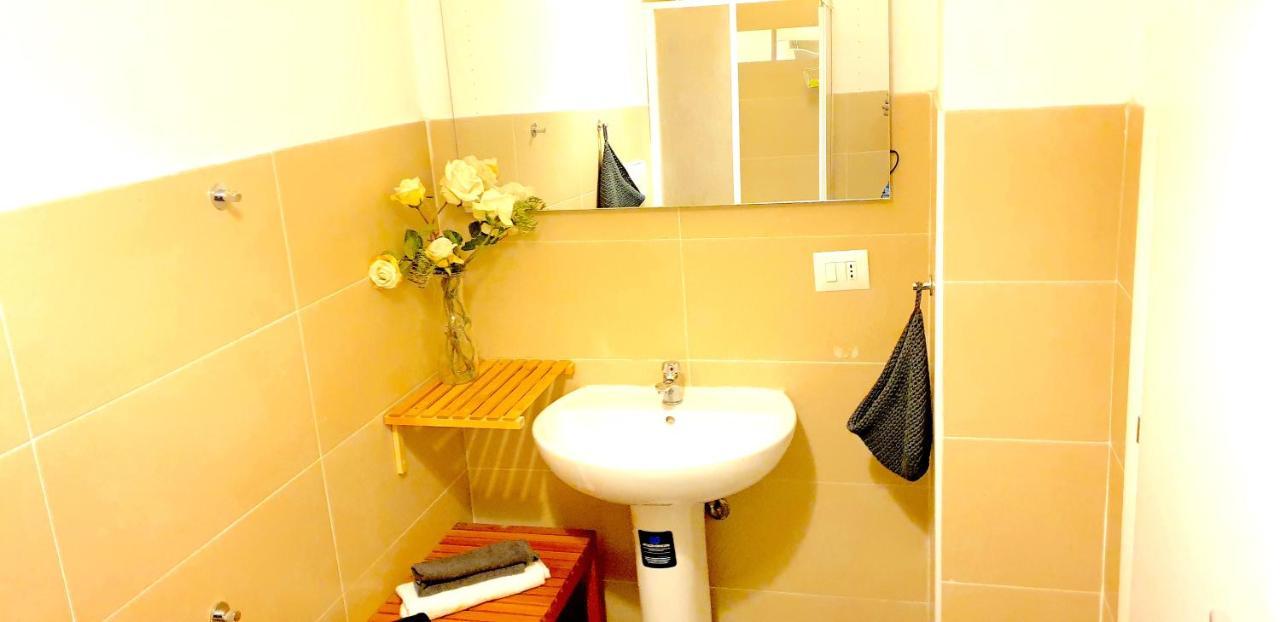 Aurora Apartment Milan Bagian luar foto