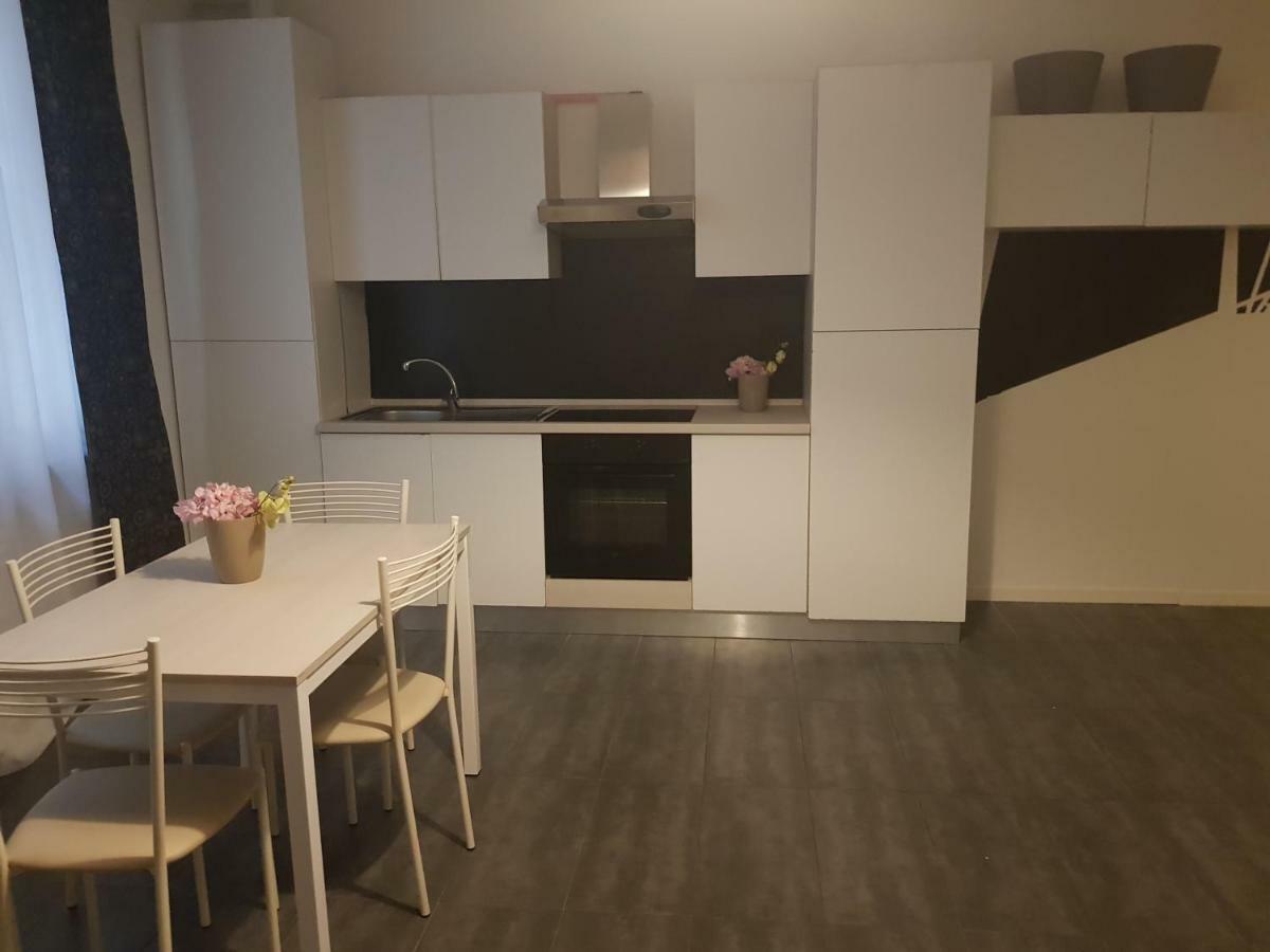 Aurora Apartment Milan Bagian luar foto